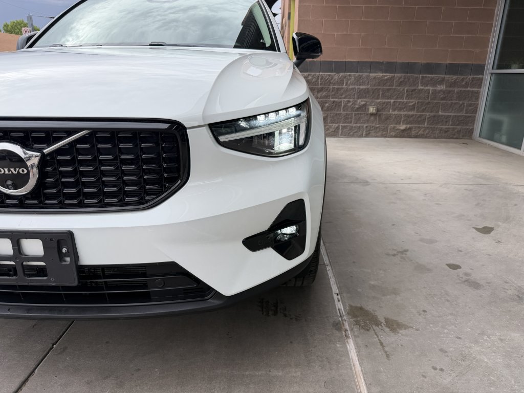 Used 2023 Volvo XC40 B5 Plus w/ Driver Assist Package AWD/4WD image 11