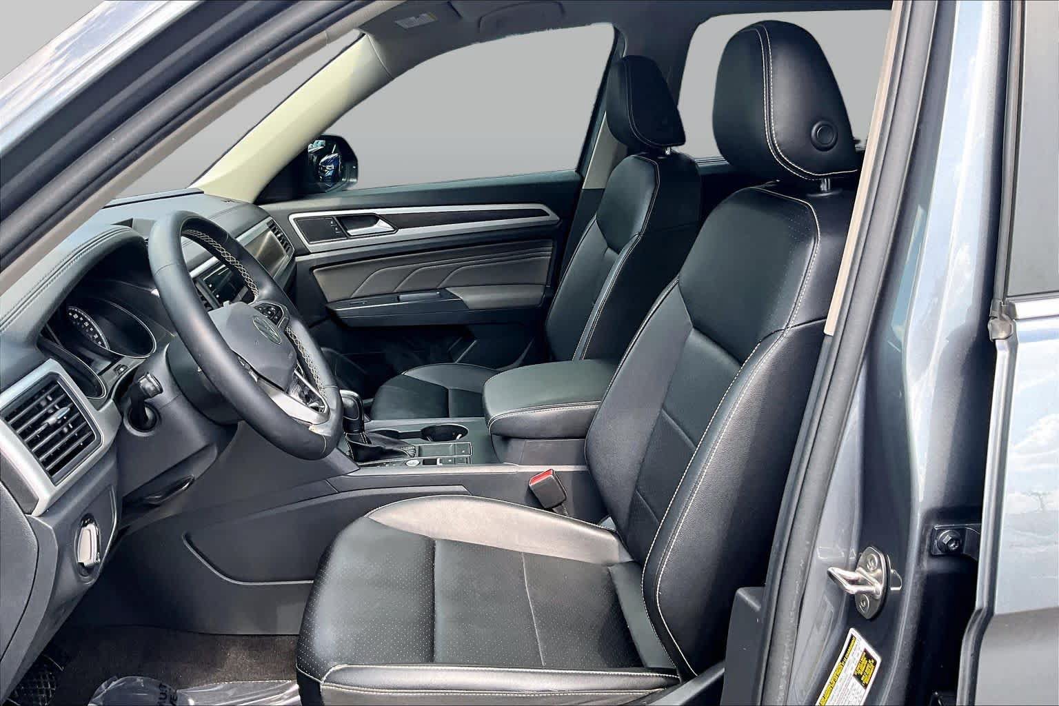Used 2021 Volkswagen Atlas SE w/ Panoramic Sunroof Package FWD image 8