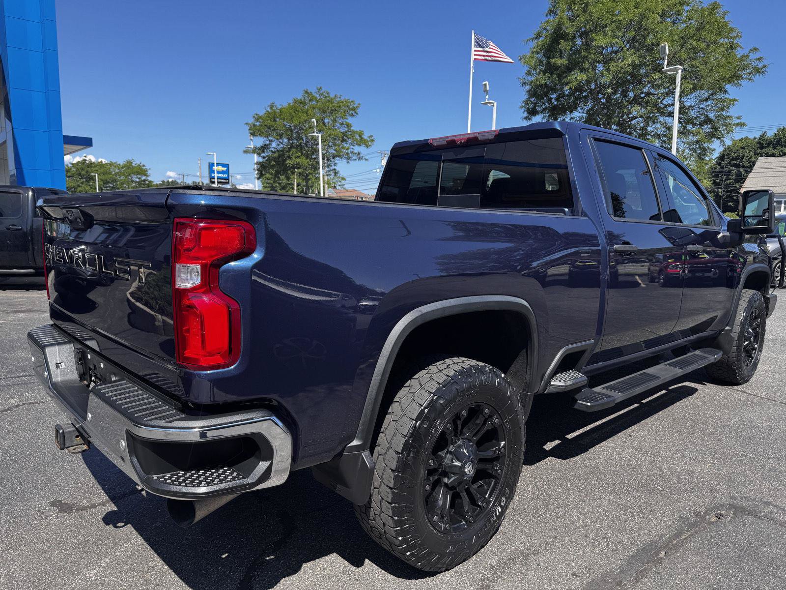 Used 2021 Chevrolet Silverado 2500 LTZ w/ LTZ Premium Package AWD/4WD image 7