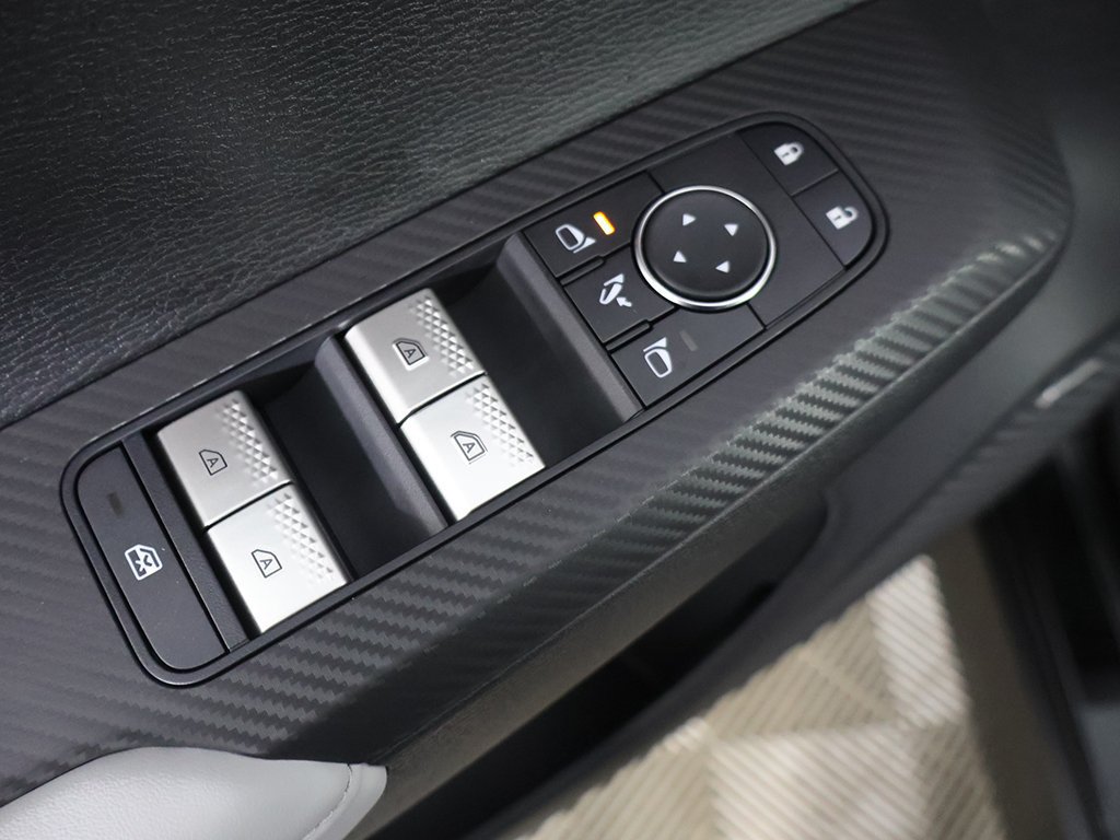 Used 2025 Mitsubishi Outlander SEL AWD/4WD image 39