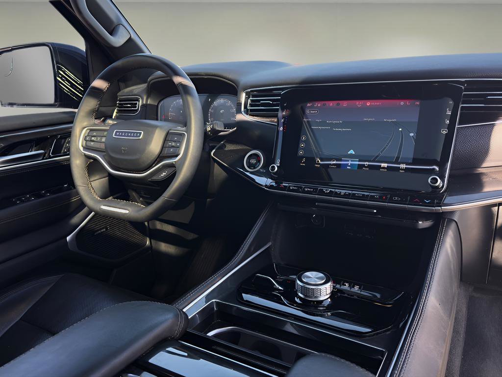 Used 2023 Jeep Wagoneer 4WD w/ Premium Group I image 18