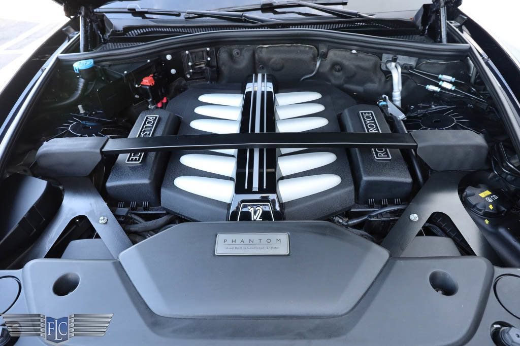 Used 2018 Rolls-Royce Phantom Sedan RWD image 46