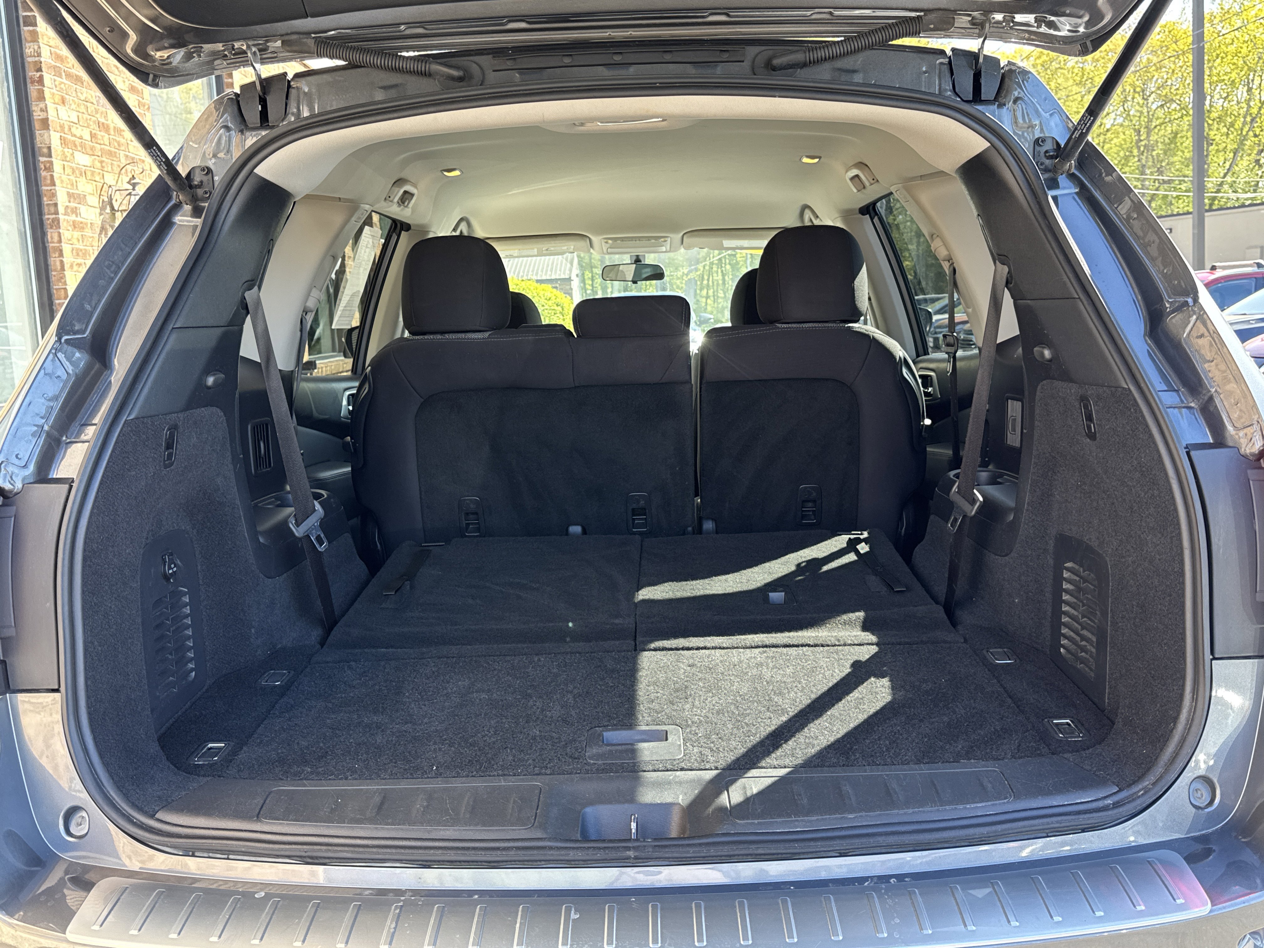 Used 2020 Nissan Pathfinder S AWD/4WD image 13