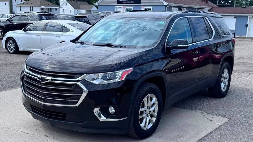 Used 2018 Chevrolet Traverse LT FWD image 2