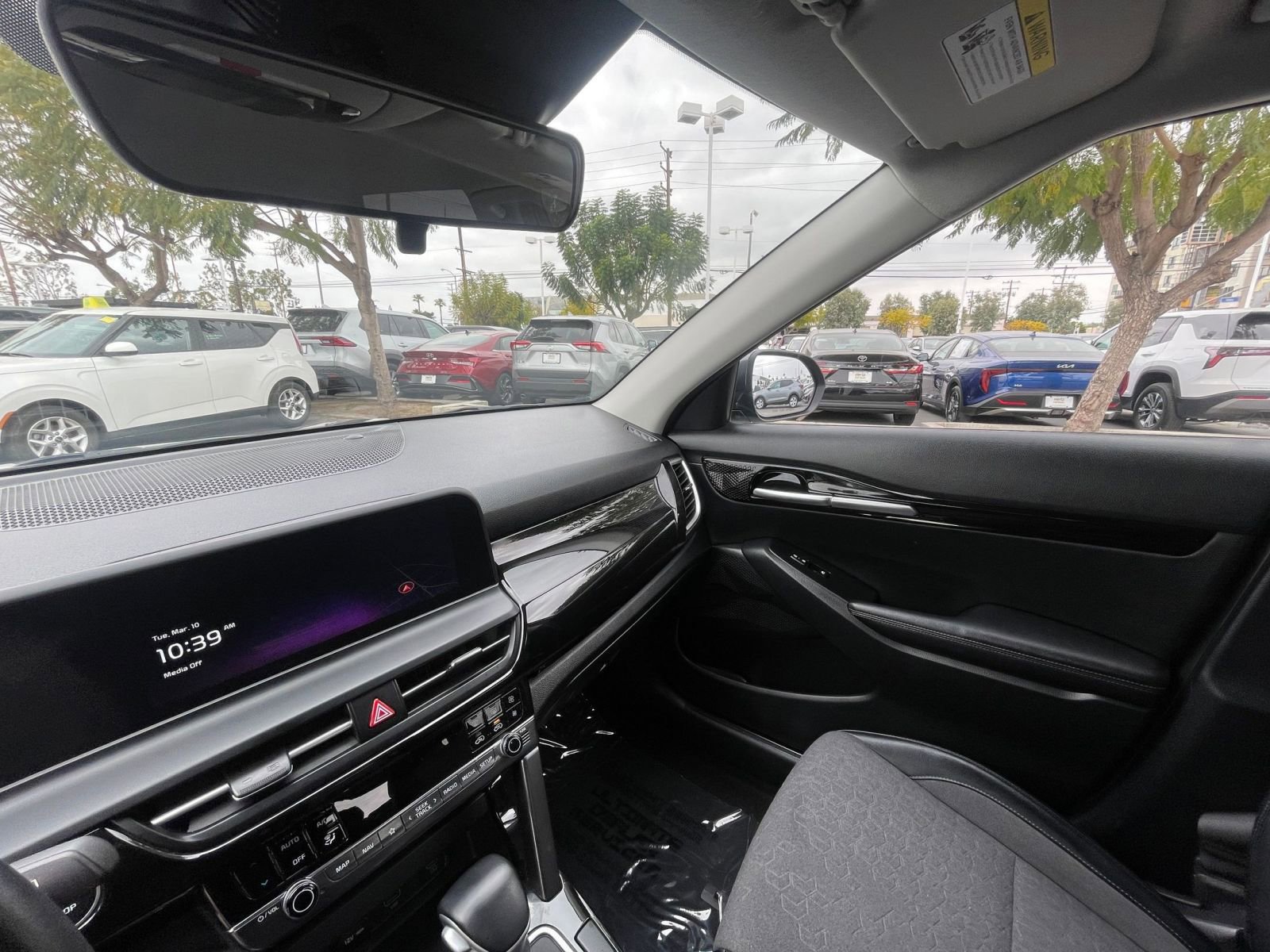 Used 2025 Kia Seltos S image 37