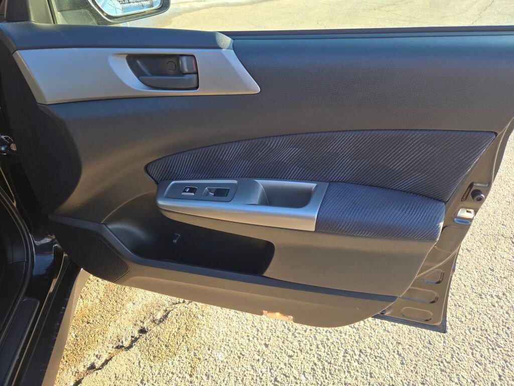 Used 2010 Subaru Forester 2.5X image 5
