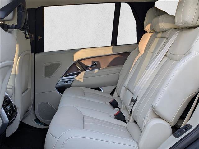 New 2026 Land Rover Range Rover Long Wheelbase SE image 17