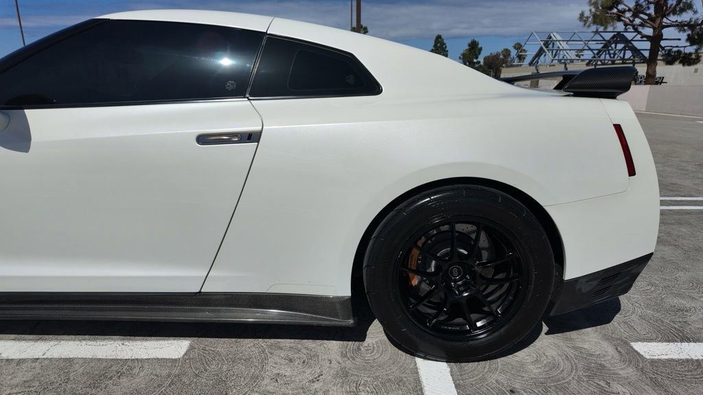Used 2013 Nissan GT-R Black Edition AWD/4WD image 9