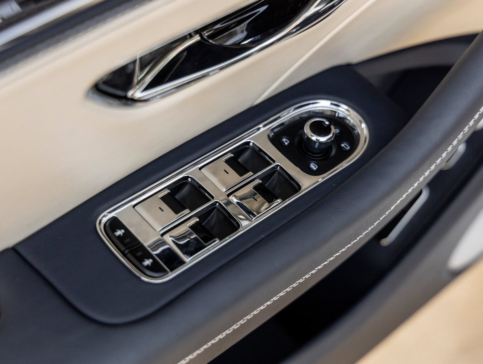 Used 2026 Bentley Flying Spur V8 AWD/4WD image 22