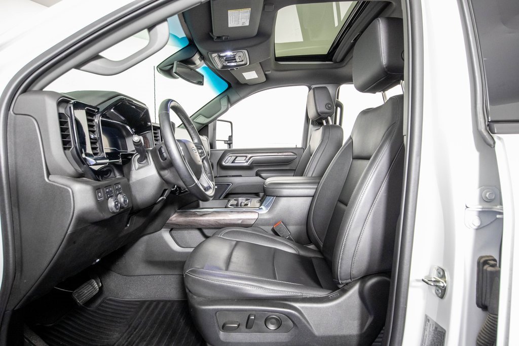 Used 2024 Chevrolet Silverado 2500 LTZ w/ LTZ Plus Package image 8