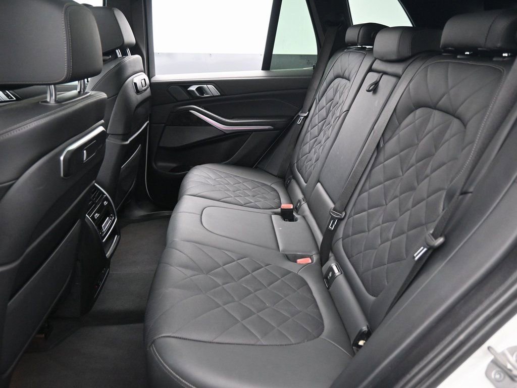 Used 2024 BMW X5 xDrive40i AWD/4WD image 33