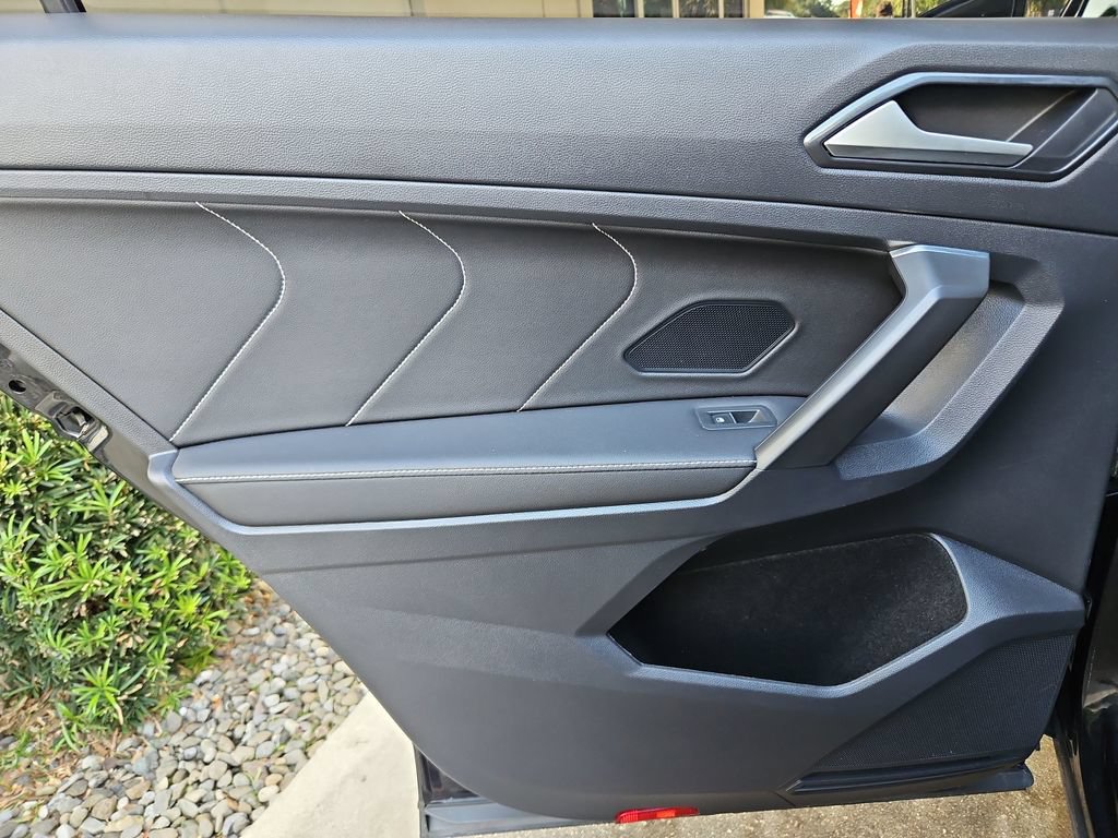 Used 2022 Volkswagen Tiguan SE FWD image 29