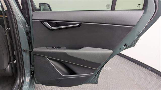 Used 2023 Kia Niro SX Touring FWD image 18