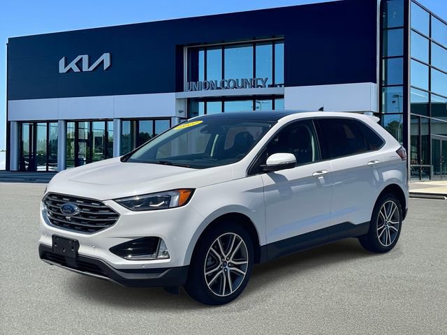 Used 2022 Ford Edge Titanium w/ Equipment Group 301A AWD/4WD image 3