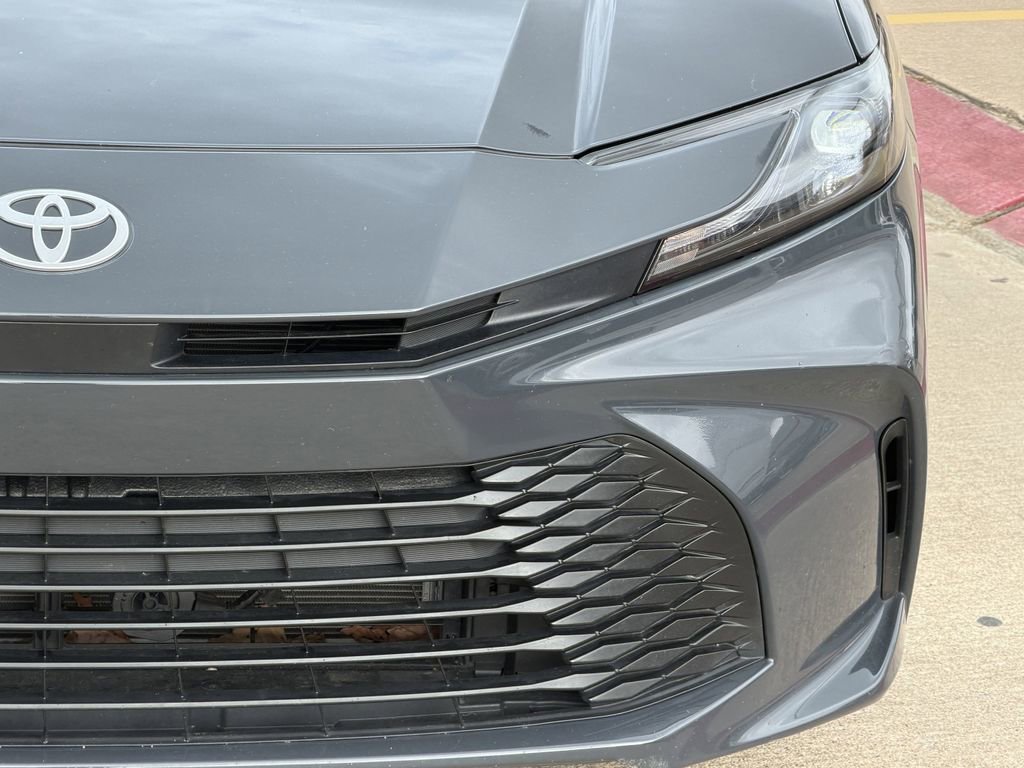 Used 2025 Toyota Camry LE FWD image 4