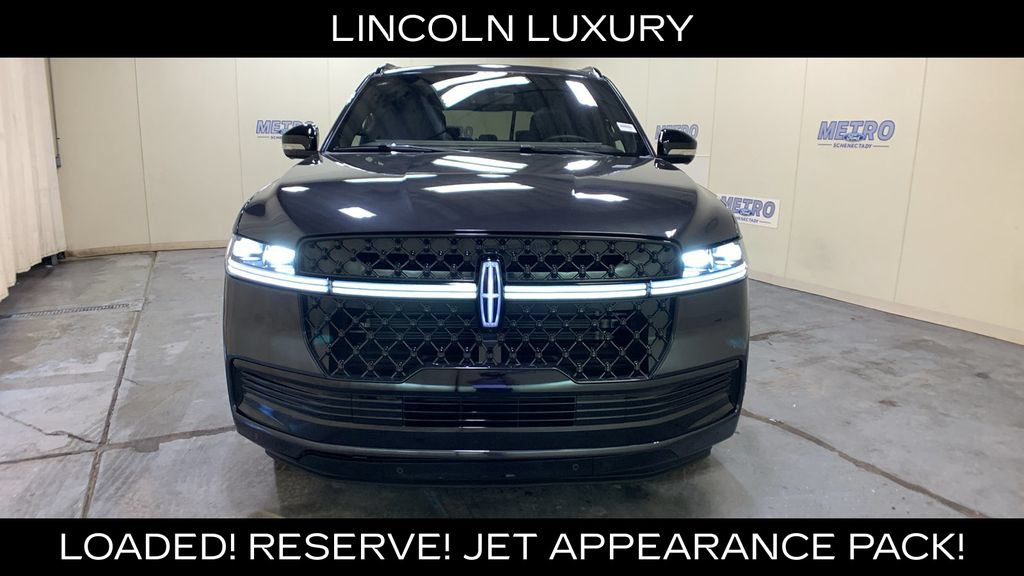 Used 2025 Lincoln Navigator Reserve w/ Jet Appearance Package AWD/4WD image 8