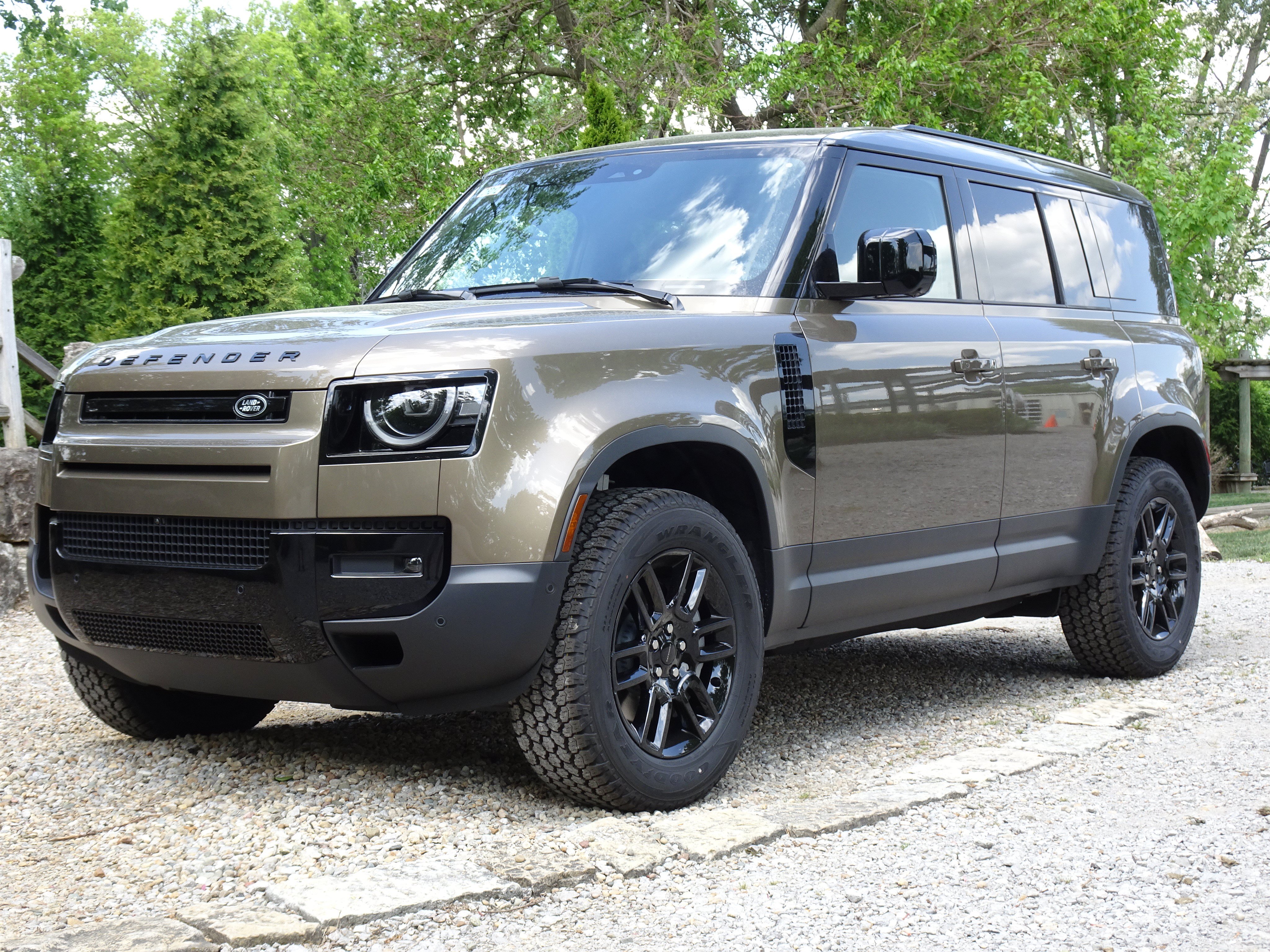 New 2026 Land Rover Defender 110 S AWD/4WD image 7