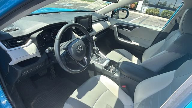 Used 2021 Toyota RAV4 XLE Premium AWD/4WD image 7