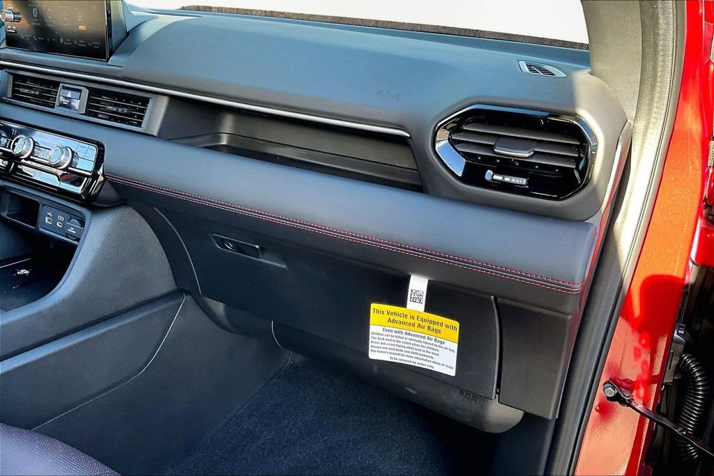 Certified 2025 Honda Pilot Black Edition image 19