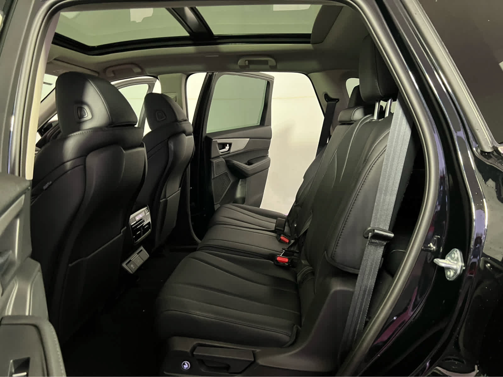 New 2026 Acura MDX SH-AWD image 15