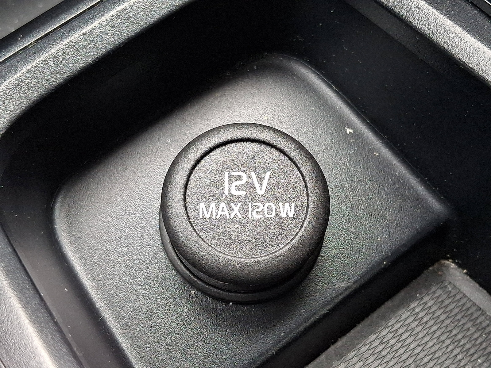 Certified 2023 Volvo XC60 B5 Plus w/ Climate Package image 25