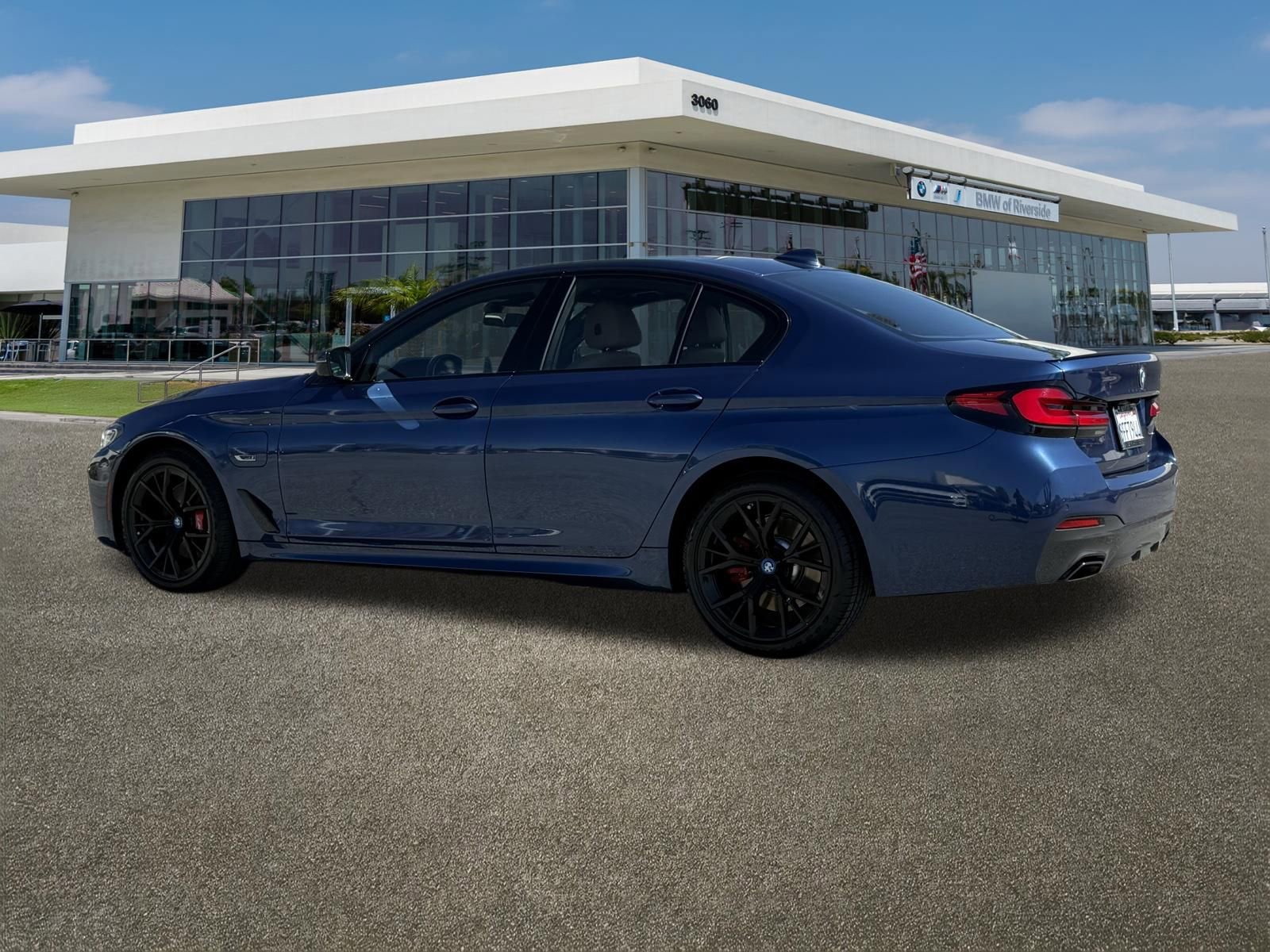 Used 2023 BMW 530e 530e iPerformance w/ M Sport Package image 8