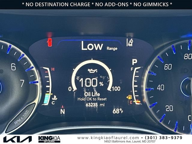 Used 2023 Chrysler Pacifica Touring-L FWD image 13