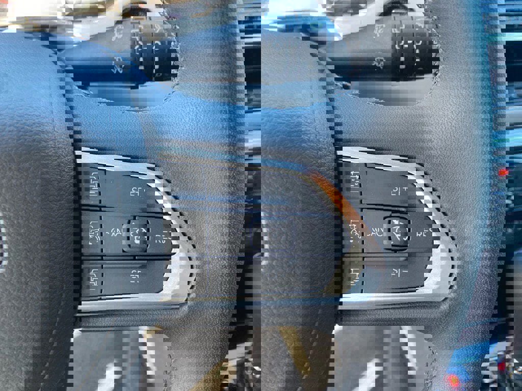 Used 2025 Jeep Compass Limited image 19