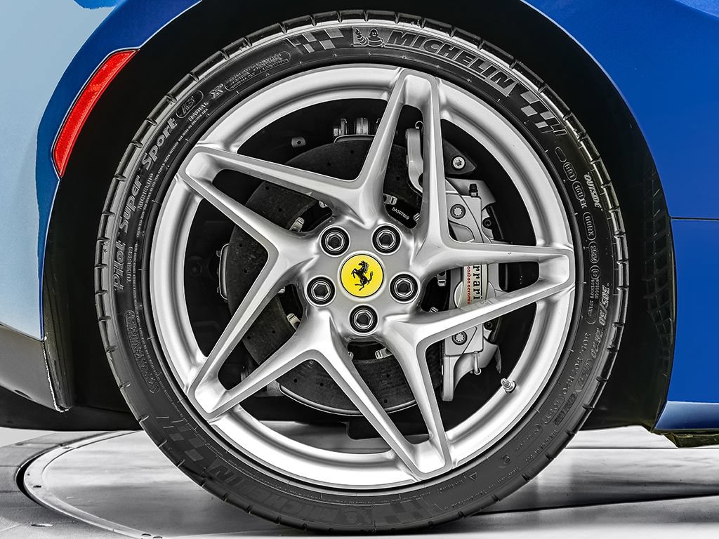 Certified 2020 Ferrari F8 Tributo RWD image 25