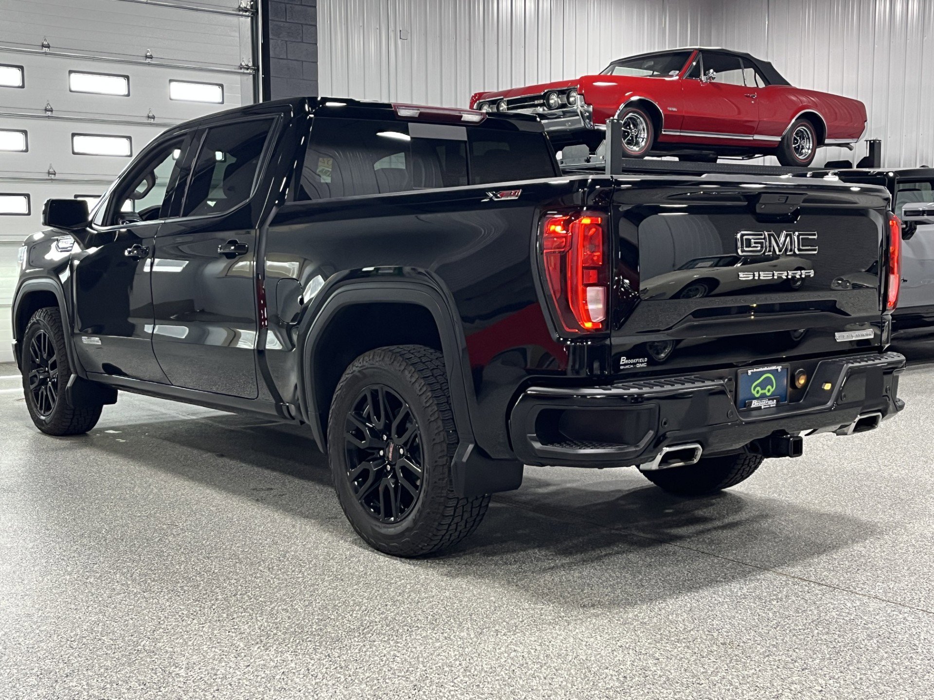 Certified 2021 GMC Sierra 1500 Elevation w/ Preferred Package AWD/4WD image 3