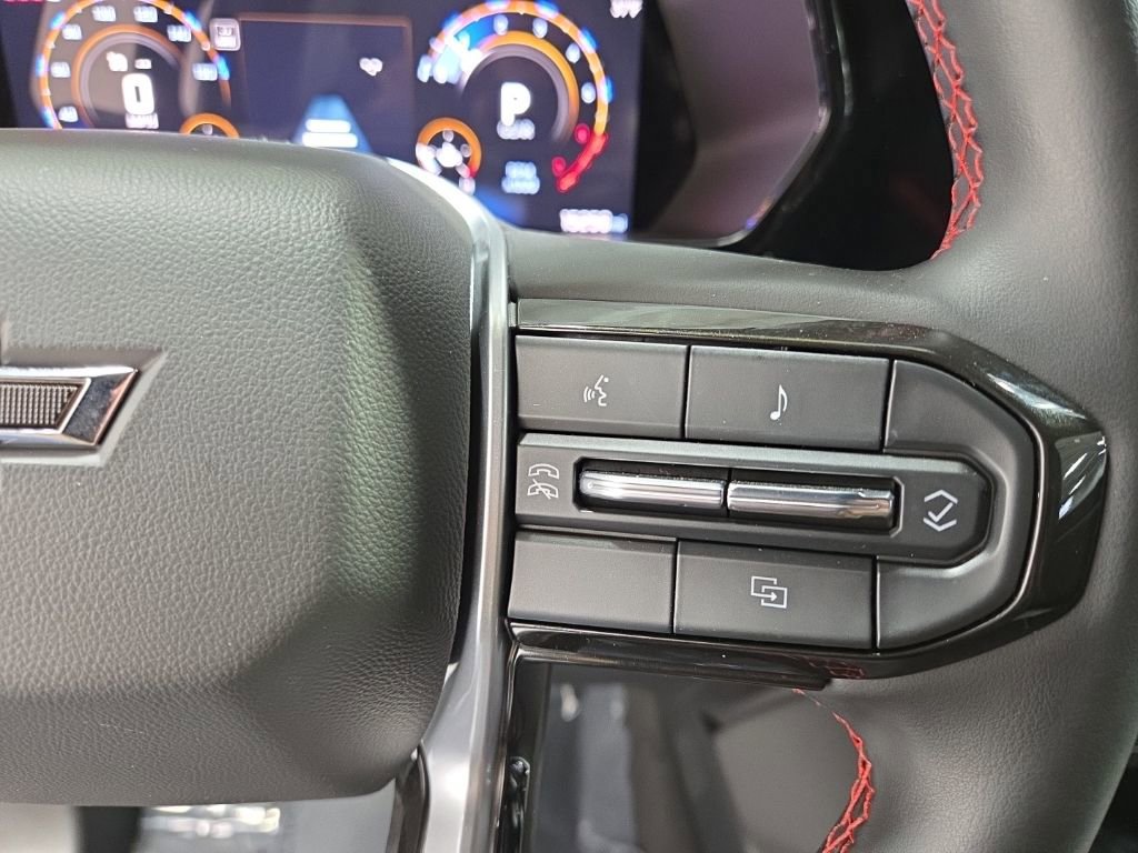 Used 2024 Chevrolet Colorado Z71 w/ Z71 Convenience Package 2 image 15