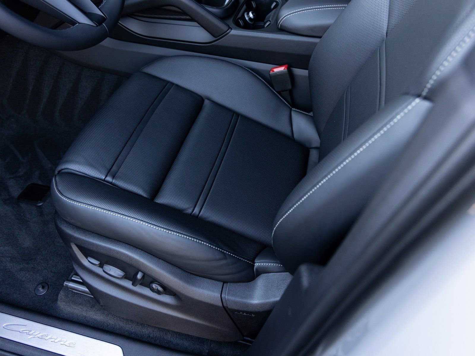 New 2026 Porsche Cayenne Coupe image 22