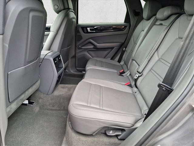 Used 2023 Porsche Cayenne AWD/4WD image 20