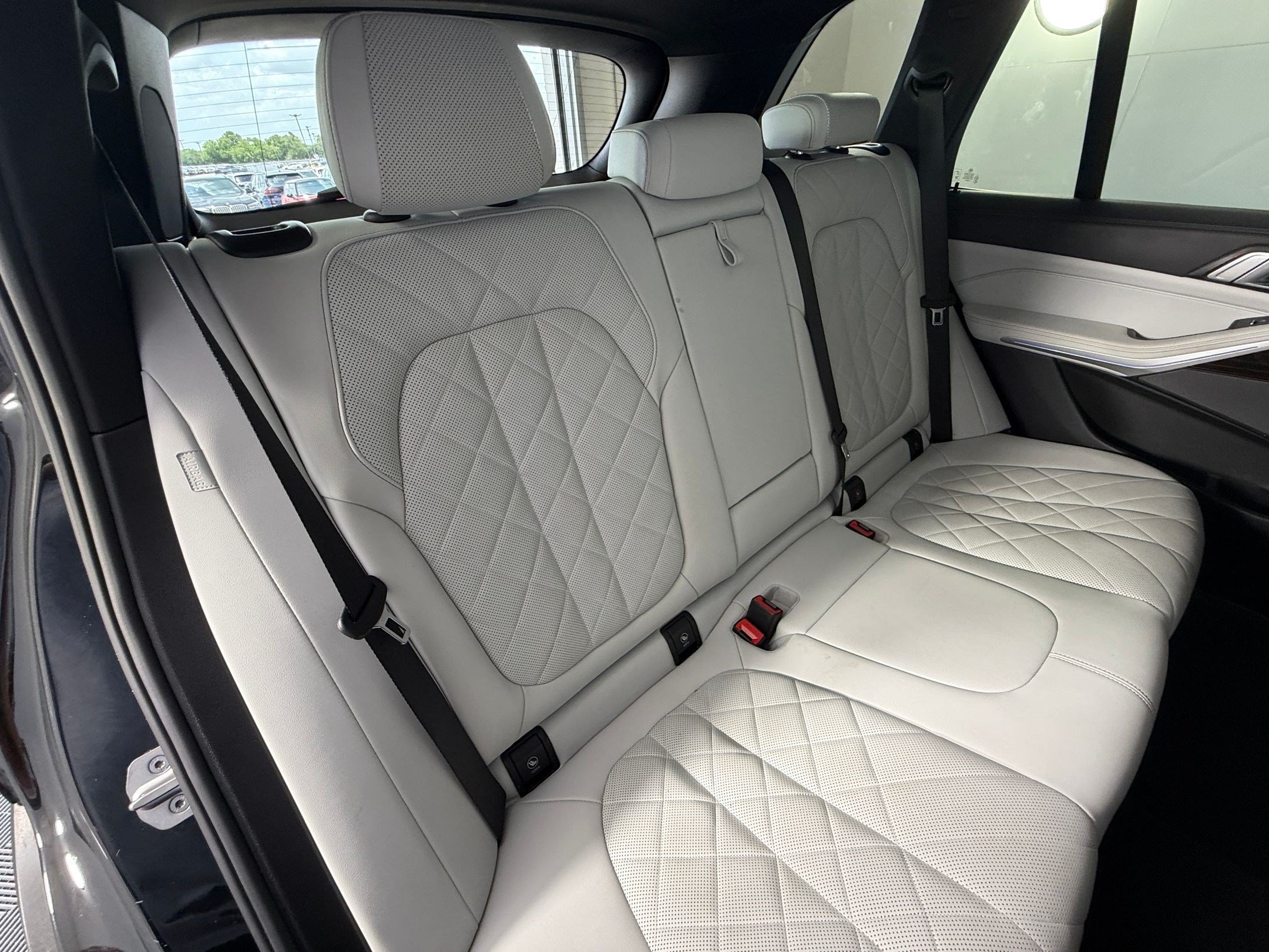 Used 2024 BMW X5 xDrive40i w/ Premium Package AWD/4WD image 33