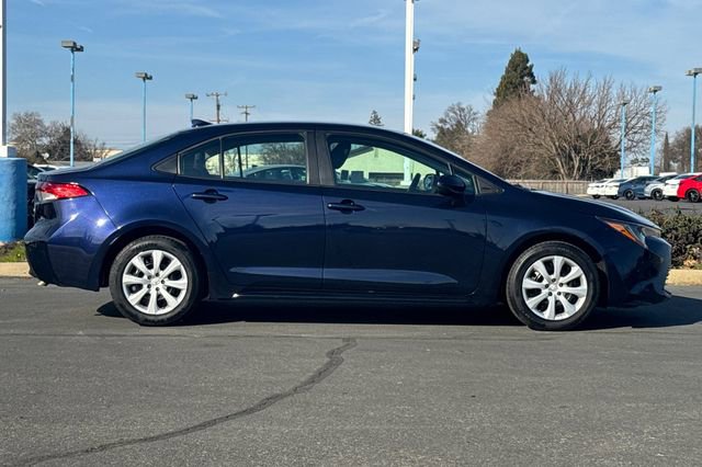 Used 2024 Toyota Corolla LE image 2