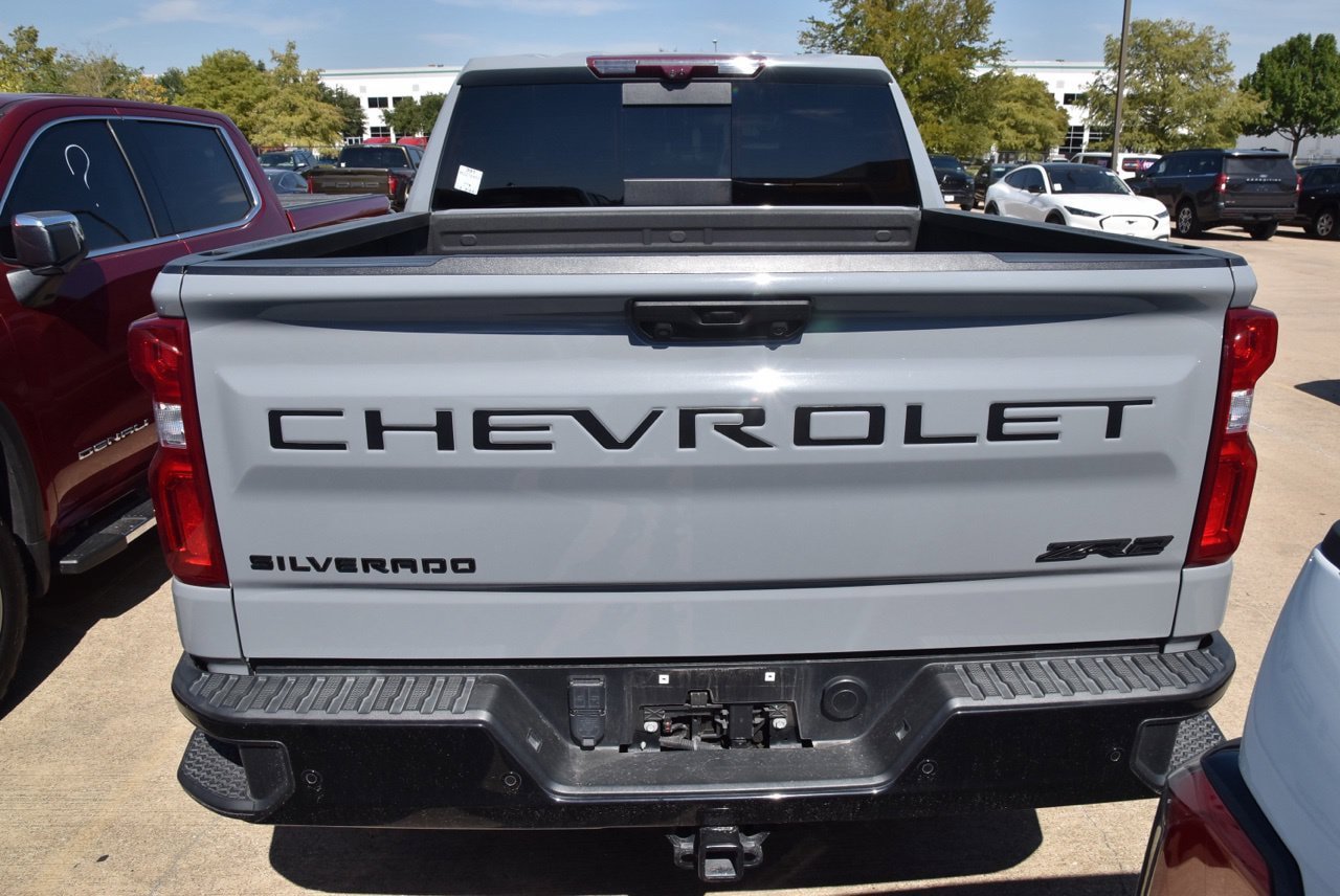 Used 2024 Chevrolet Silverado 1500 ZR2 w/ Technology Package AWD/4WD image 8
