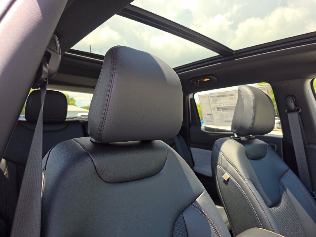 New 2026 Jeep Compass Latitude AWD/4WD image 16