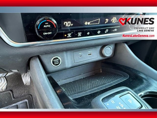 Used 2023 Nissan Rogue SV image 27