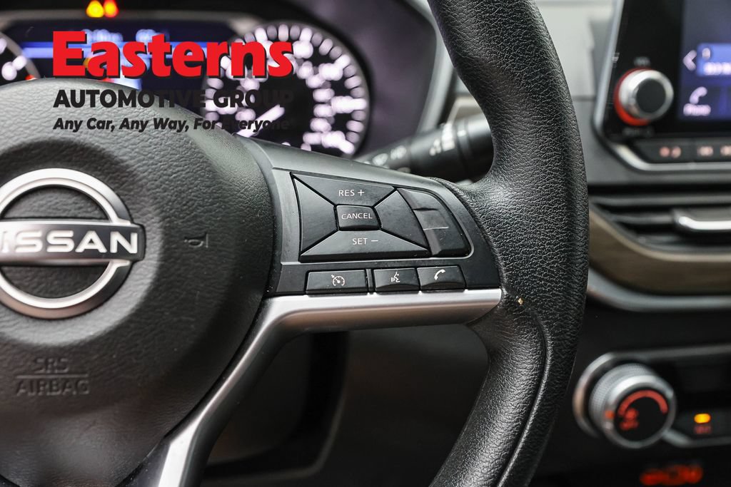 Used 2024 Nissan Altima 2.5 SV FWD image 16