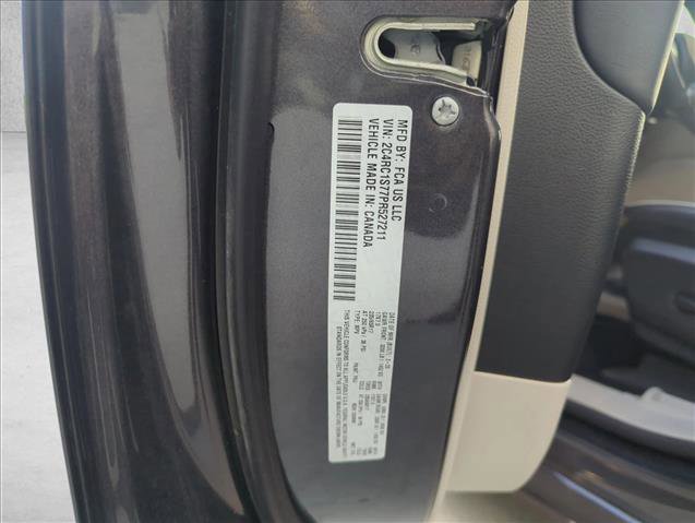 Used 2023 Chrysler Pacifica Limited image 29