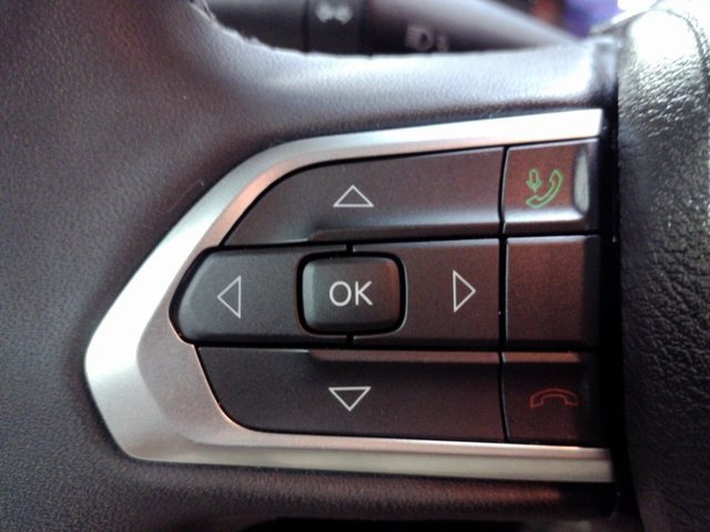 Used 2025 Jeep Compass Latitude w/ Altitude Special Edition image 31