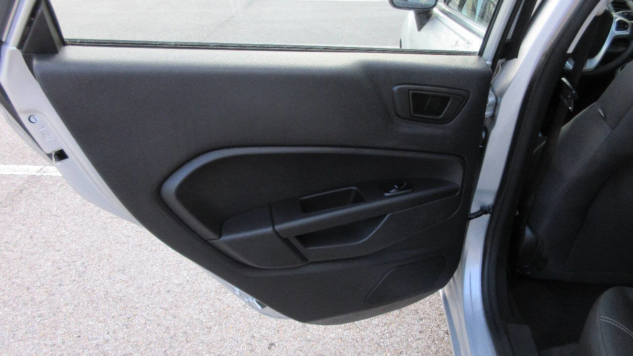 Used 2019 Ford Fiesta SE image 14