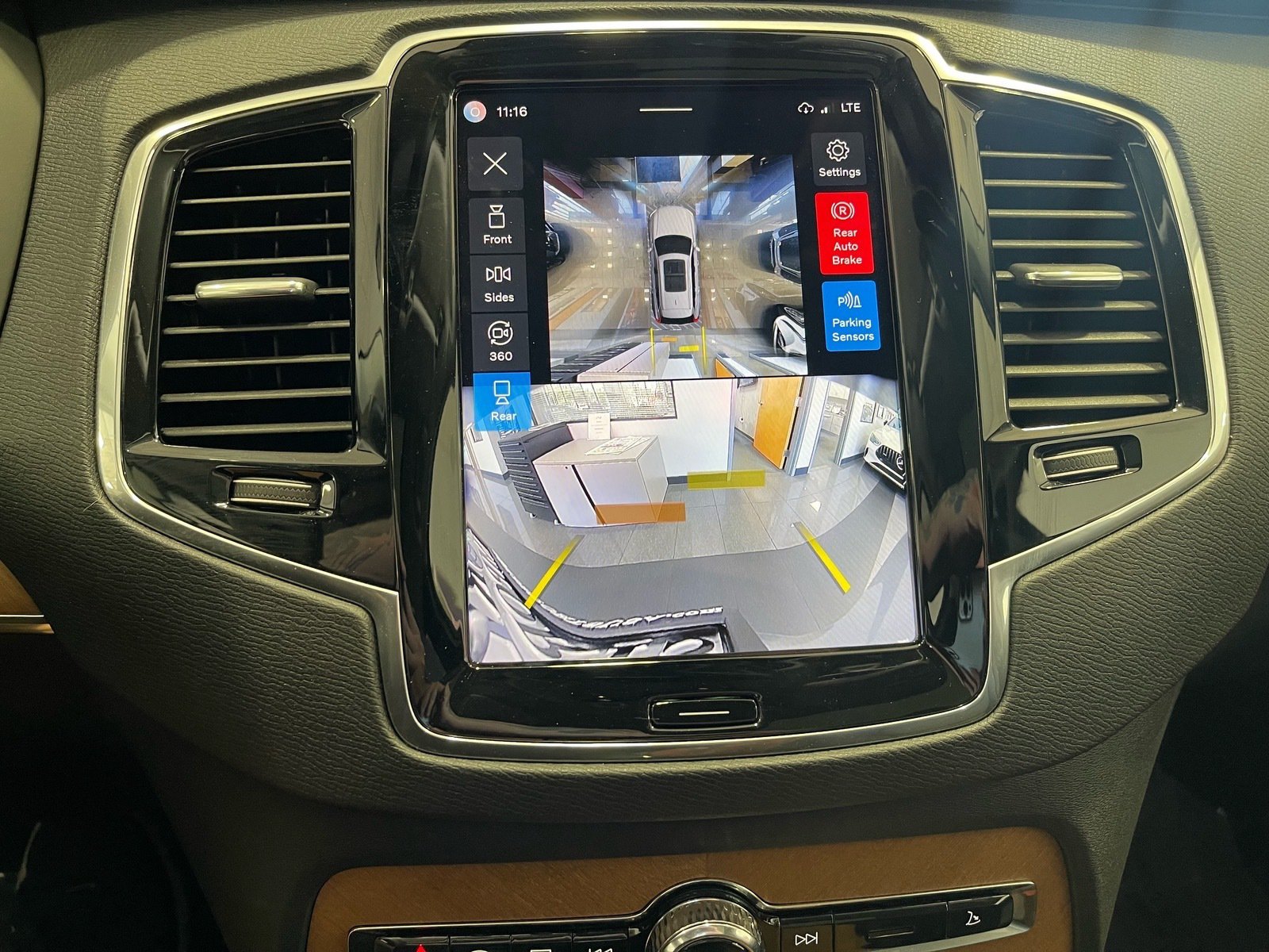 Used 2025 Volvo XC90 T8 Plus w/ Protection Package Premier AWD/4WD image 49