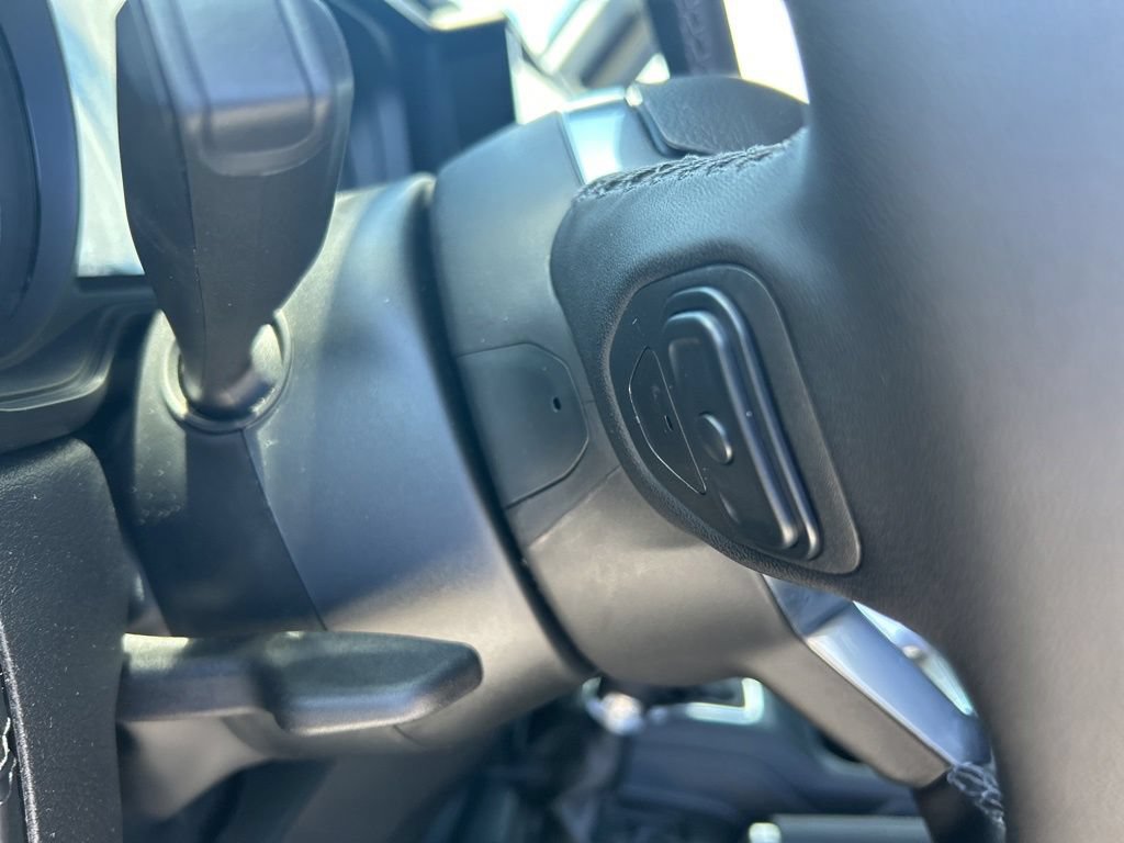 Used 2025 Jeep Wrangler Unlimited Sahara AWD/4WD image 36