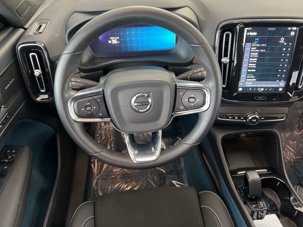 Used 2023 Volvo XC40 Recharge Ultimate w/ Protection Package Premier image 15