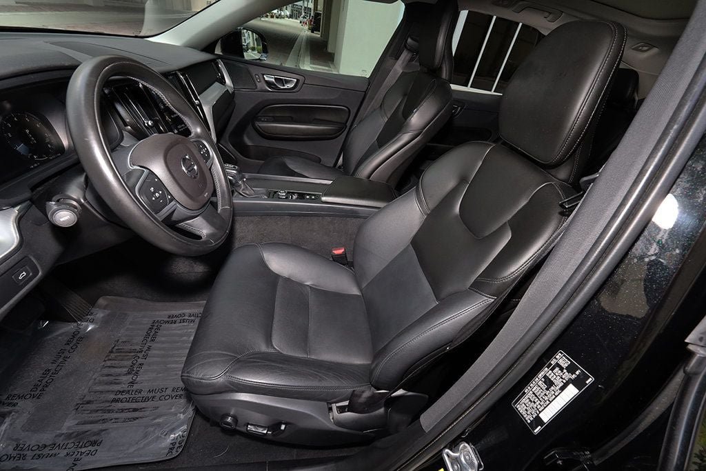 Used 2019 Volvo XC60 T5 Momentum w/ Multimedia Package AWD/4WD image 27