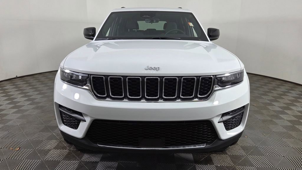 New 2025 Jeep Grand Cherokee Laredo w/ Luxury Tech Group I image 2