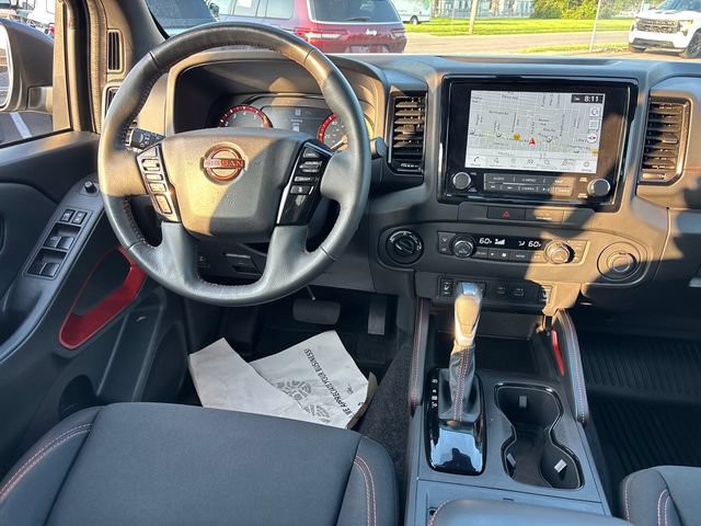 Used 2022 Nissan Frontier PRO-4X AWD/4WD image 11