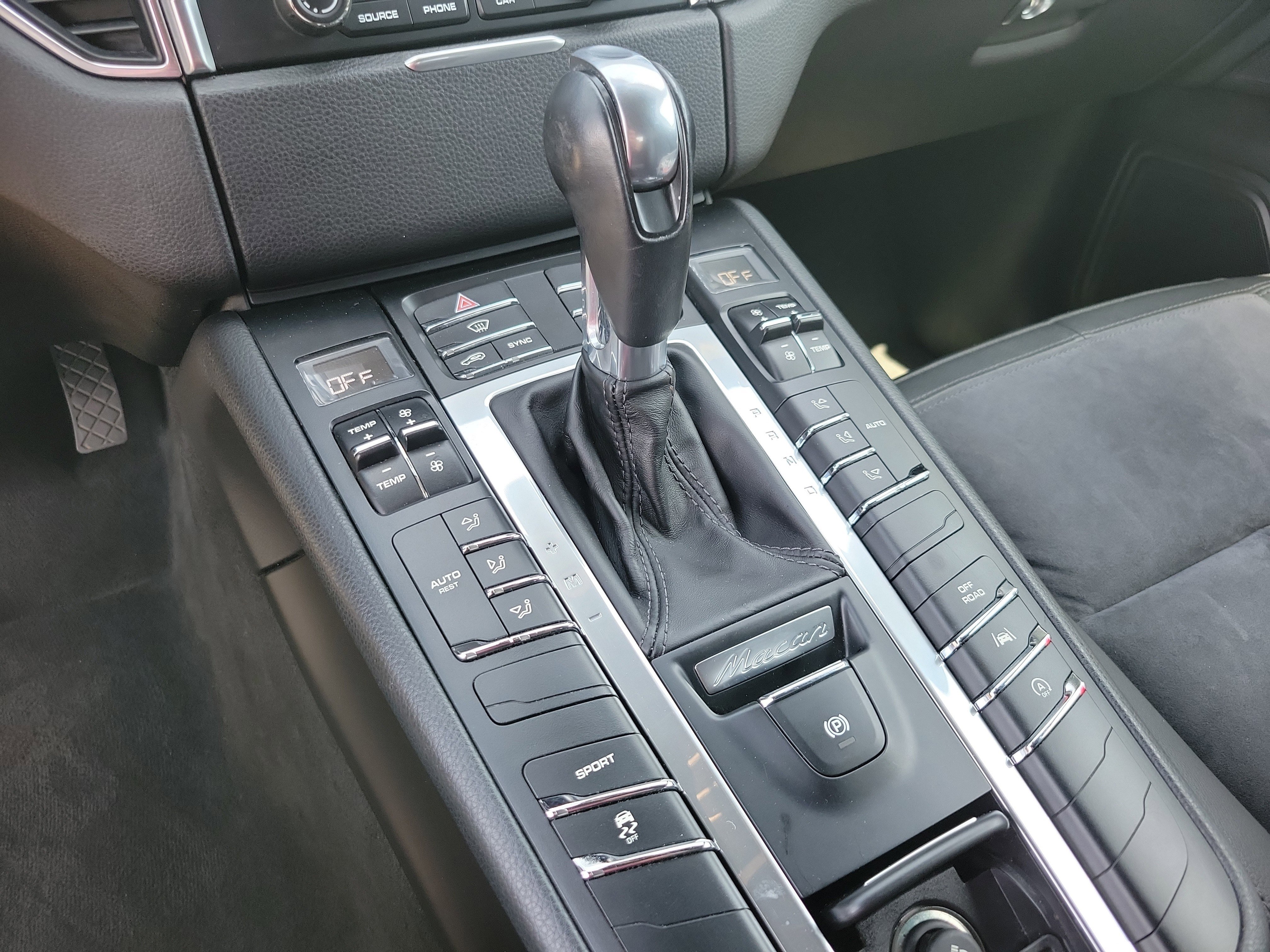 Used 2017 Porsche Macan AWD/4WD image 11