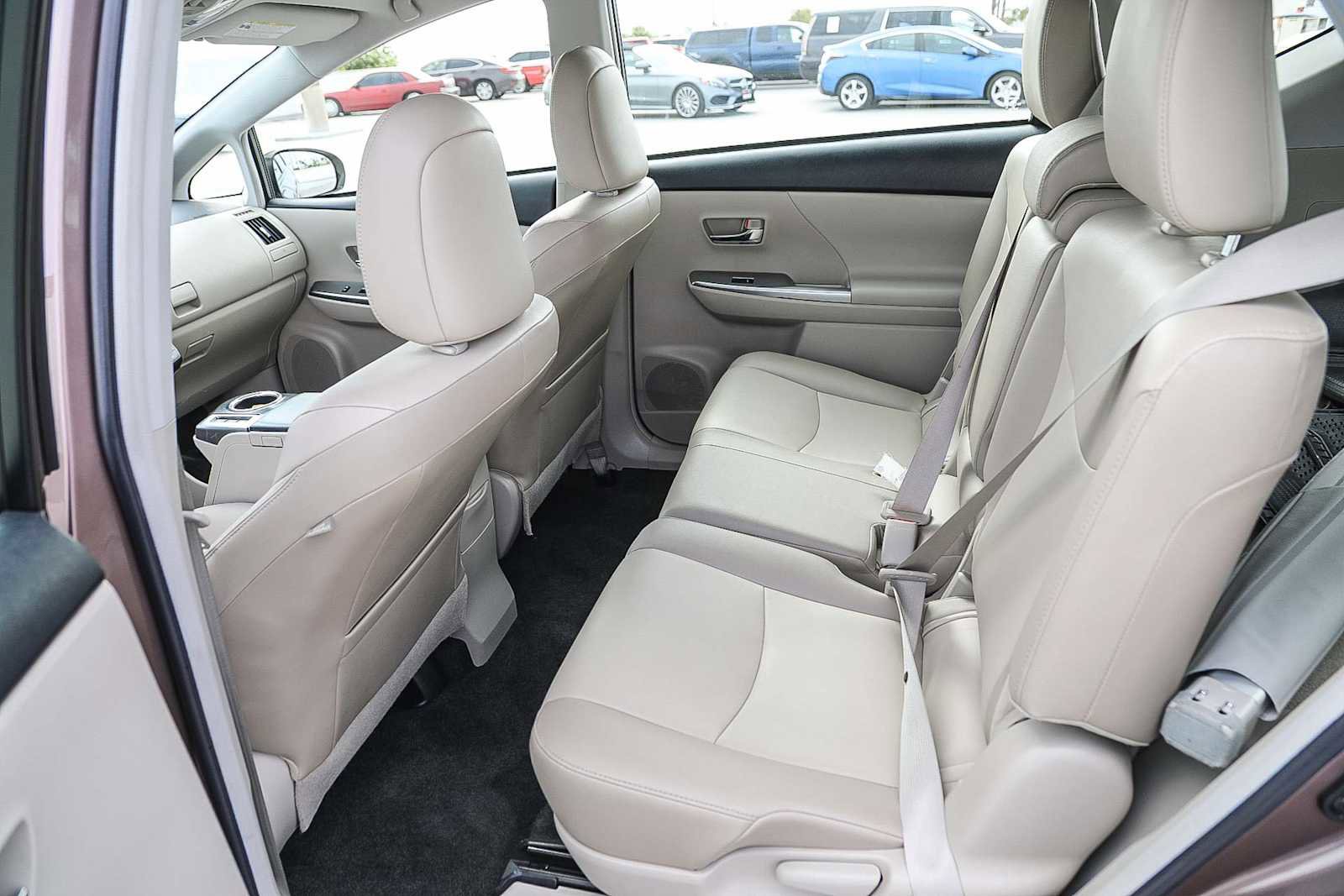 Used 2015 Toyota Prius V Four FWD image 18